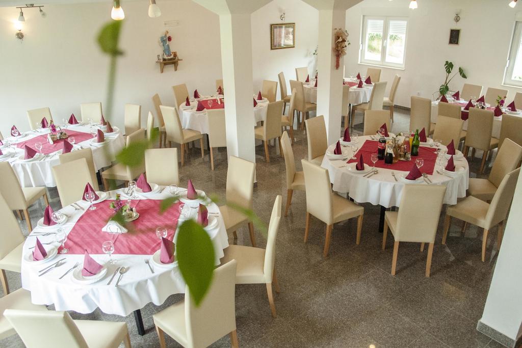 Hotel Pansion Danijel à Međugorje Extérieur photo