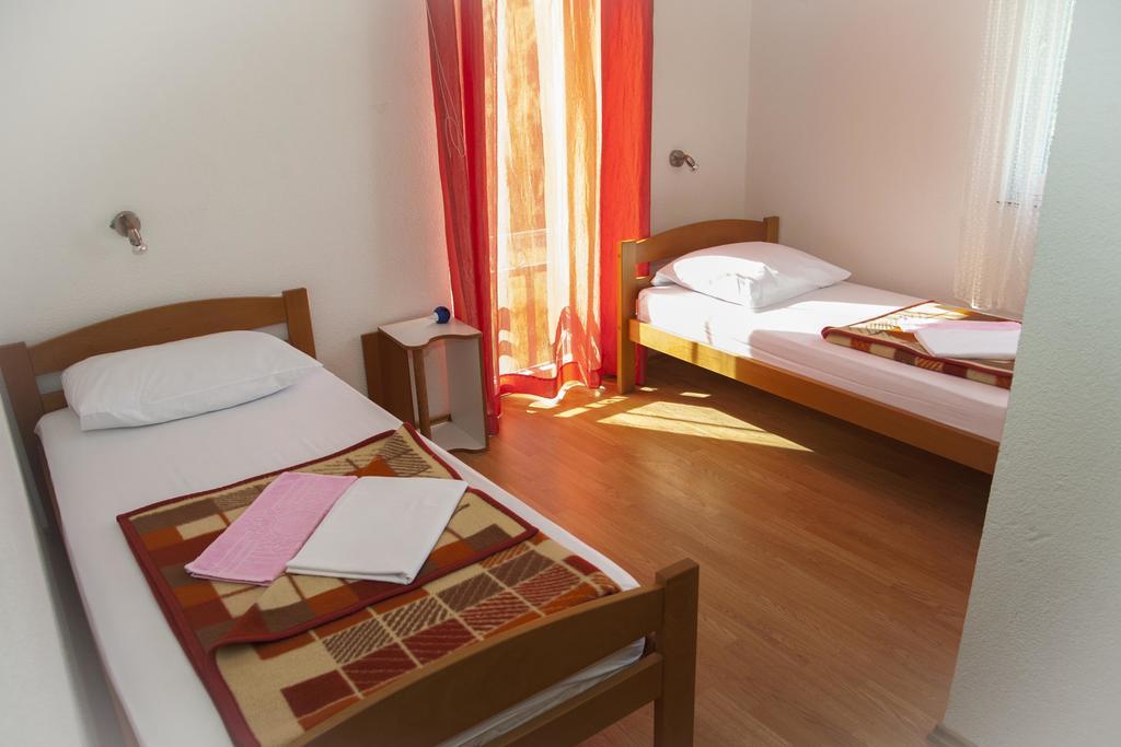 Hotel Pansion Danijel à Međugorje Extérieur photo