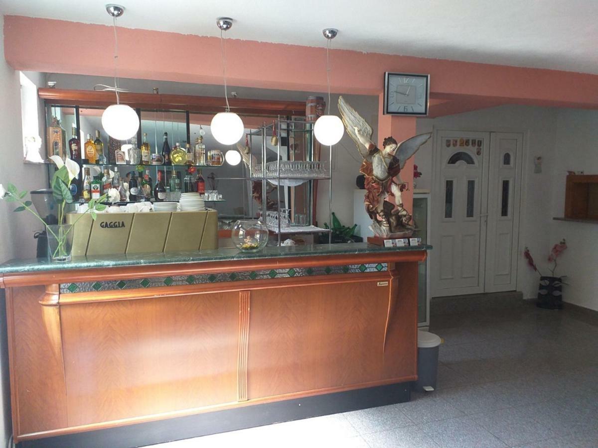 Hotel Pansion Danijel à Međugorje Extérieur photo
